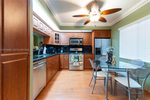1600 Sw 127th Way #207c, Pembroke Pines
