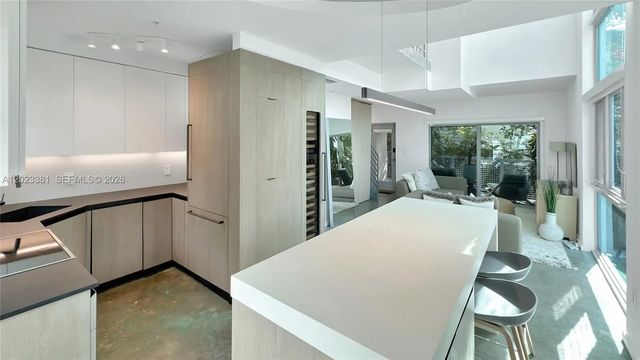 4 of 34 - 734 Michigan Avenue #7, Miami Beach, FL