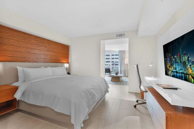 5 of 114 - 505 N Fort Lauderdale Beach Boulevard #1403, Fort Lauderdale, FL