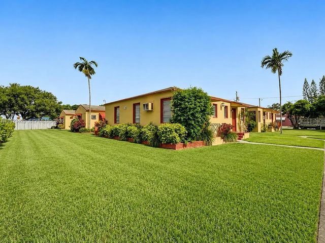 3 of 12 - 1723-1743 Moffett Street, Hollywood, FL