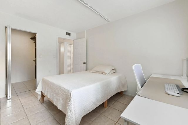 3 of 14 - 1089 N Benoist Farms Road #205, West Palm Beach, FL