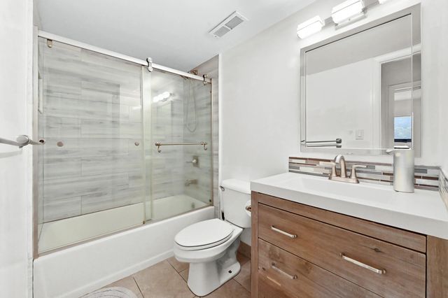 5 of 14 - 1089 N Benoist Farms Road #205, West Palm Beach, FL