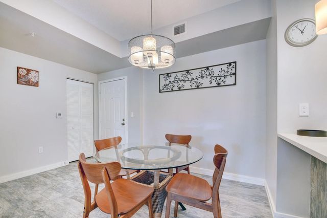 4 of 38 - 720 S Sapodilla Avenue #208, West Palm Beach, FL