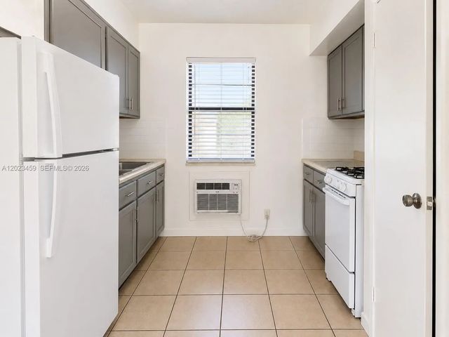 4 of 7 - 1730-1734 Fletcher Street, Hollywood, FL