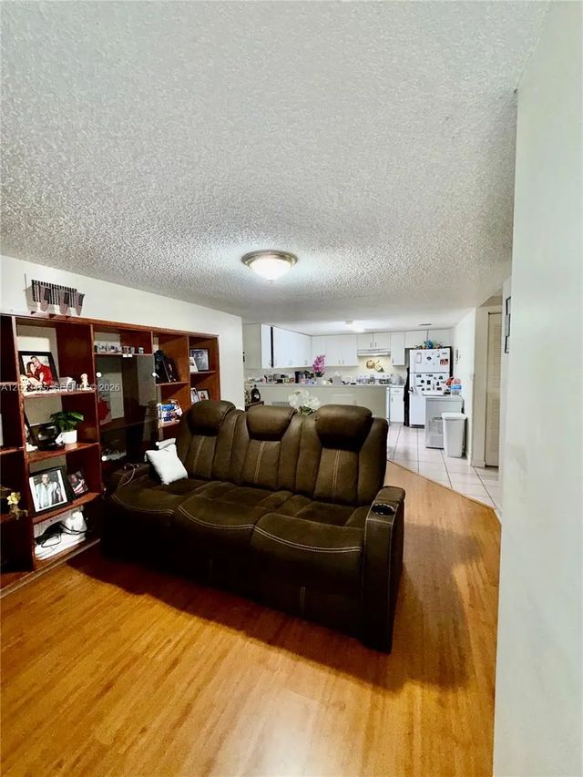 5 of 15 - 4725 Sw 62nd Avenue #104, Davie, FL
