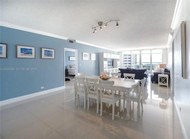 2 of 25 - 5601 Collins Avenue #1420, Miami Beach, FL