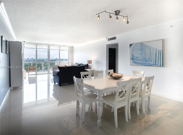 3 of 25 - 5601 Collins Avenue #1420, Miami Beach, FL