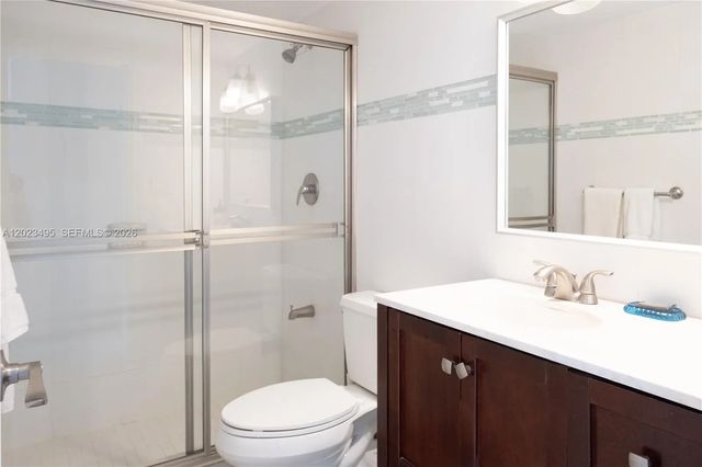 5 of 25 - 5601 Collins Avenue #1420, Miami Beach, FL