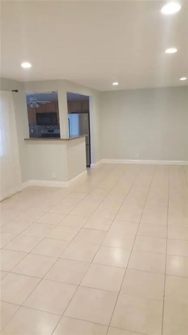 5 of 19 - 180 Ne 12th Avenue #17a, Hallandale Beach, FL