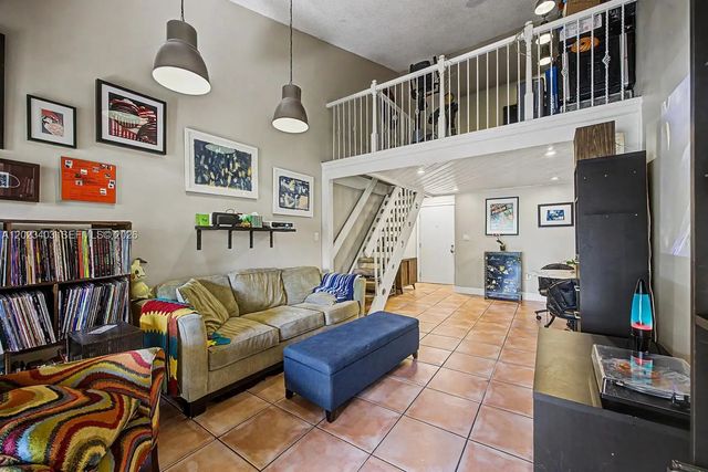 10233 Nw 9th St Circle #214-1, Miami