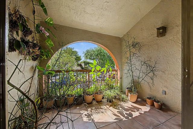 5 of 19 - 10233 Nw 9th St Circle #214-1, Miami, FL