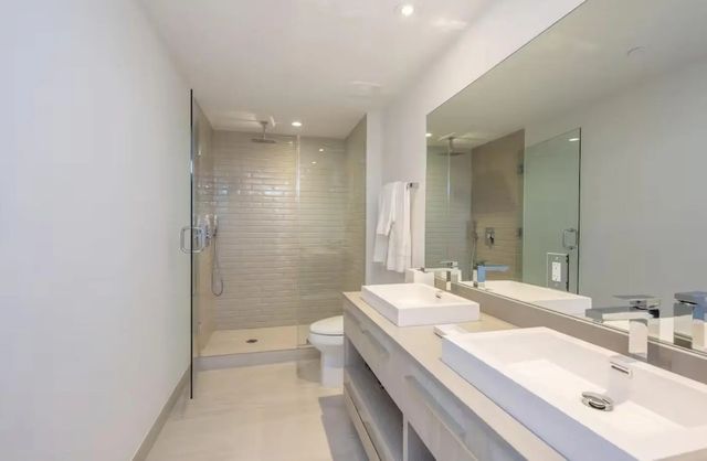 4 of 20 - 4010 S Ocean Drive #r2104, Hollywood, FL