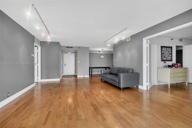 3 of 29 - 2000 Towerside Terrace #709, Miami, FL