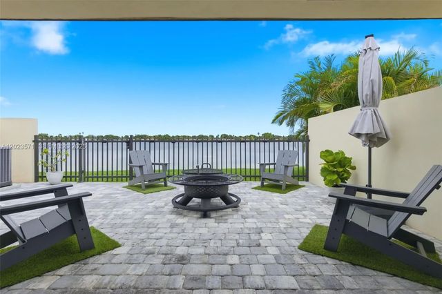 19009 Nw 64th Court, Hialeah