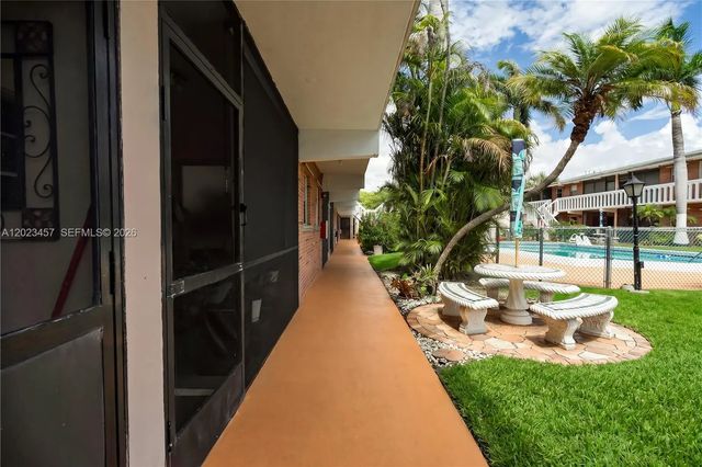 3 of 24 - 160 Ne 8th Avenue #21a, Hallandale Beach, FL