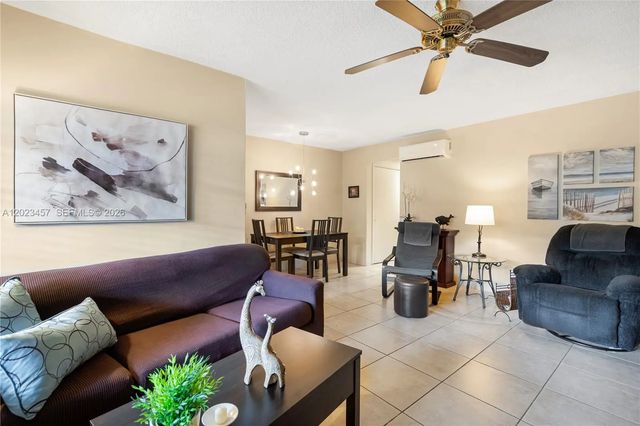 4 of 24 - 160 Ne 8th Avenue #21a, Hallandale Beach, FL