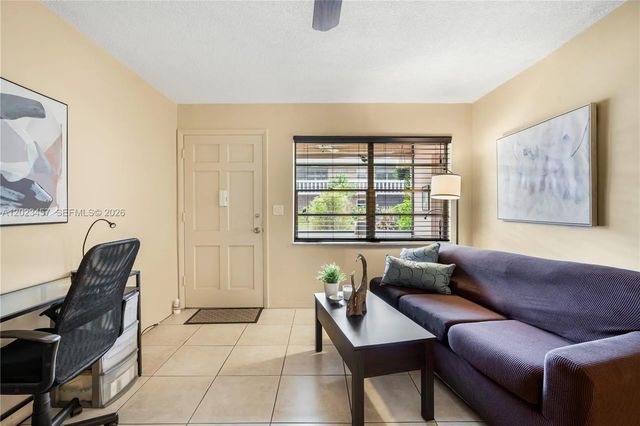 5 of 24 - 160 Ne 8th Avenue #21a, Hallandale Beach, FL
