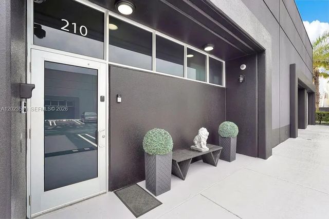 6030 Nw 102nd Avenue #210, Doral