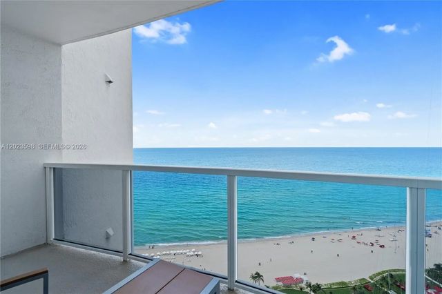 4 of 30 - 18001 Collins Avenue #2010, Sunny Isles Beach, FL