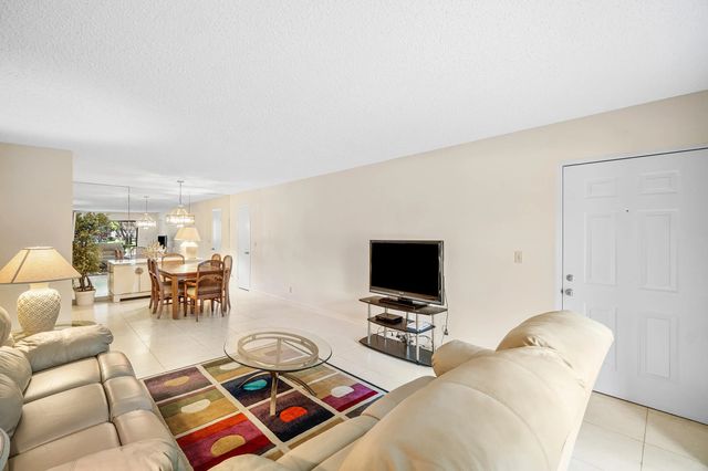 4 of 25 - 9810 Pineapple Tree Drive #101, Boynton Beach, FL