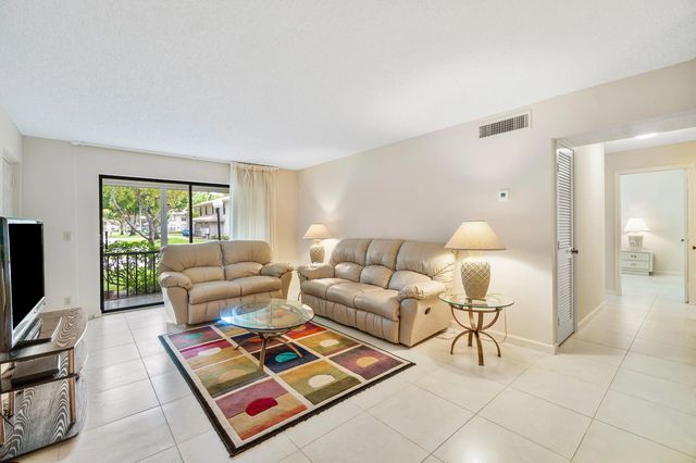 5 of 25 - 9810 Pineapple Tree Drive #101, Boynton Beach, FL
