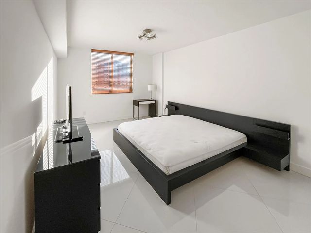 2 of 12 - 2775 Ne 187th Street #627, Aventura, FL