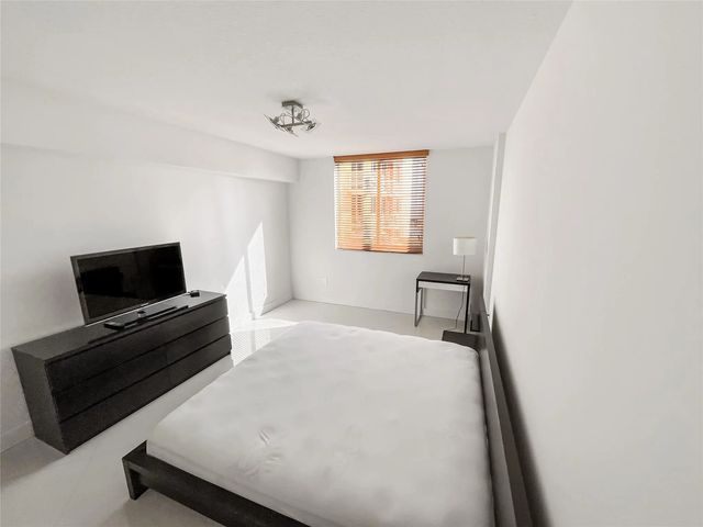 3 of 12 - 2775 Ne 187th Street #627, Aventura, FL