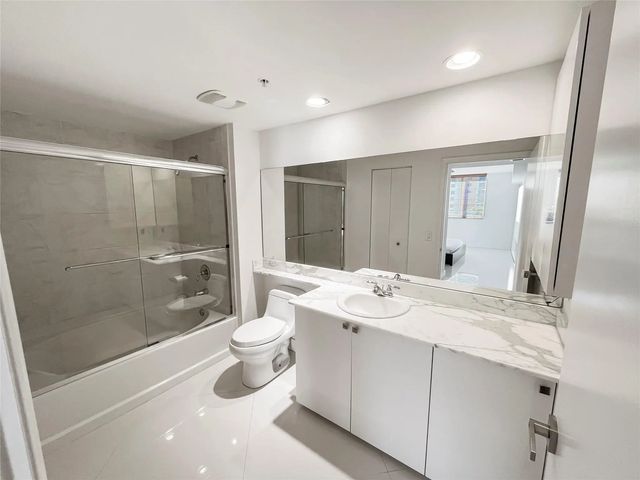 4 of 12 - 2775 Ne 187th Street #627, Aventura, FL