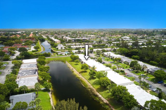 175 Lake Susan Lane, West Palm Beach