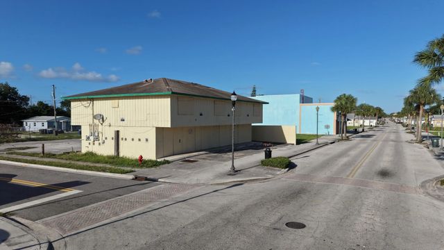 2 of 6 - 1140 Avenue D, Fort Pierce, FL