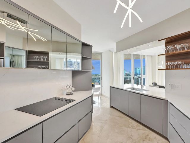 4 of 40 - 3100 N Ocean Boulevard #808, Fort Lauderdale, FL