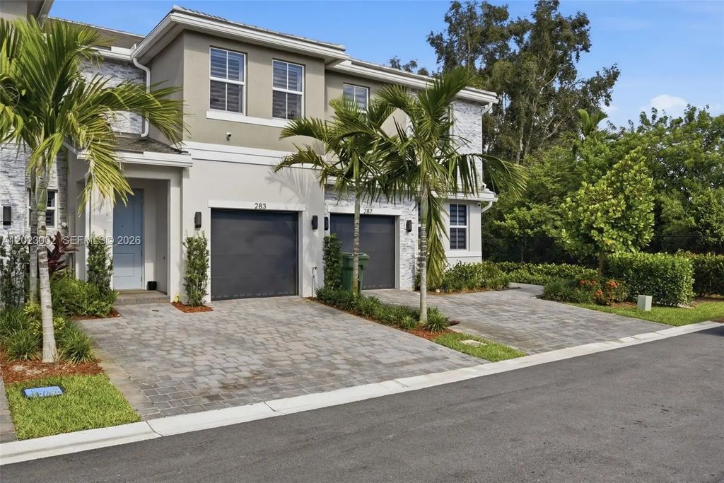283 Sw 169th Lane, Pembroke Pines