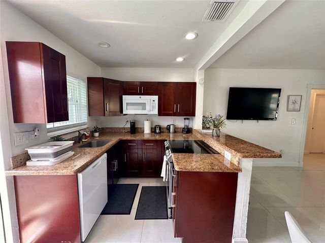 5 of 25 - 5411 Ne 22nd Terrace, Fort Lauderdale, FL