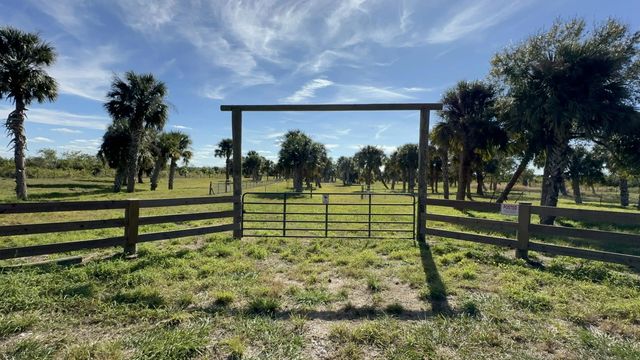 27325 Sw Tommy Clements Street, Indiantown