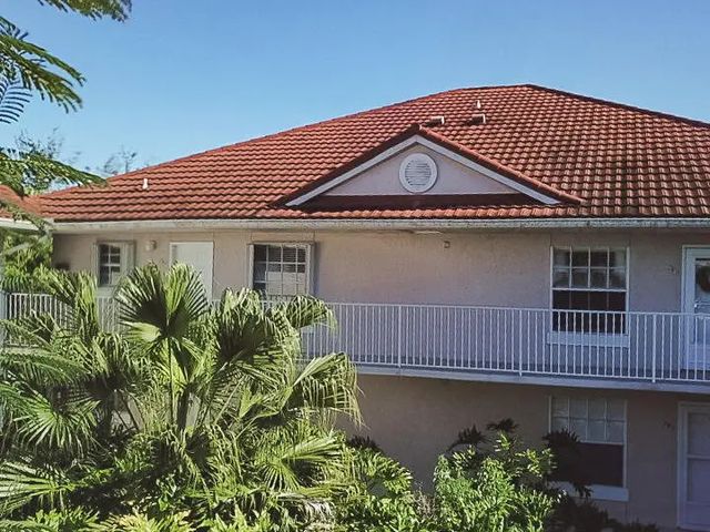 300 Grand Royale Circle #204, Vero Beach