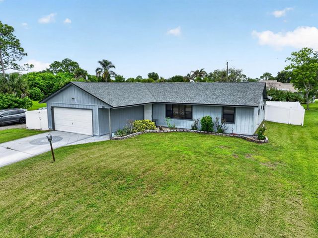641 Se Streamlet Avenue, Port St. Lucie