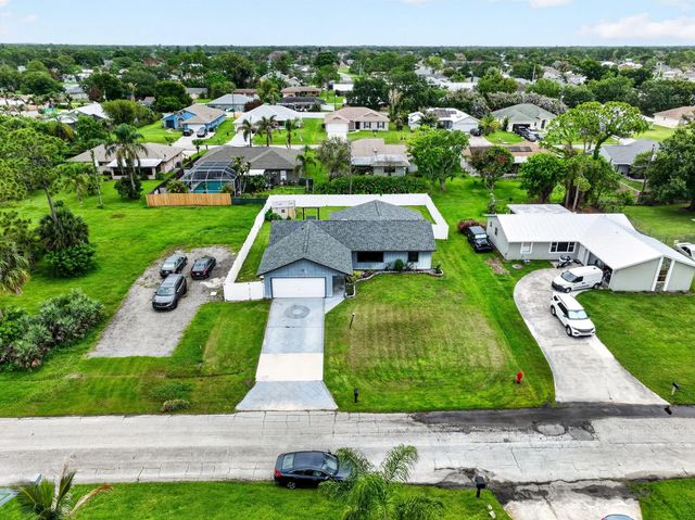 3 of 40 - 641 Se Streamlet Avenue, Port St. Lucie, FL