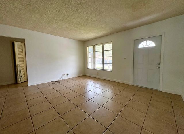 3 of 25 - 4603 Nw 49th Street, Tamarac, FL