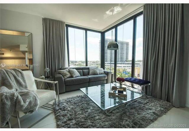 5 of 24 - 5300 Paseo Boulevard #401, Doral, FL