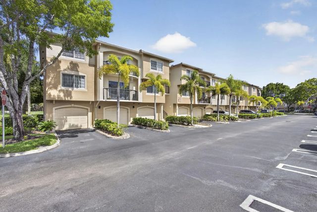 2 of 55 - 800 S Crestwood Ct Court S #809, Royal Palm Beach, FL