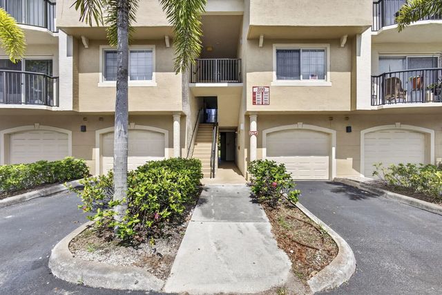 3 of 55 - 800 S Crestwood Ct Court S #809, Royal Palm Beach, FL