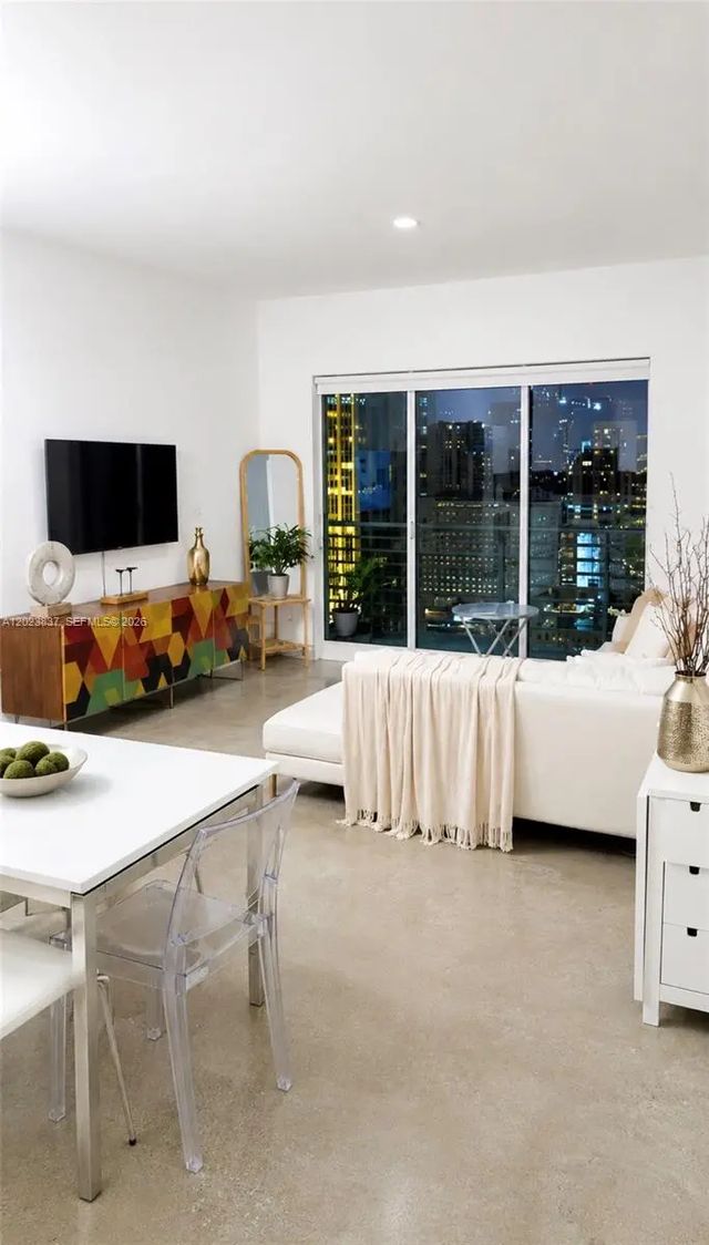3 of 6 - 133 Ne 2nd Avenue #2508, Miami, FL