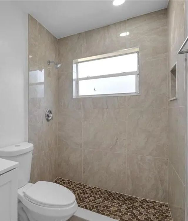 3 of 5 - 1436 Nw 19th Street, Fort Lauderdale, FL