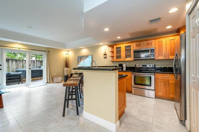 4 of 44 - 1721 Sw 23rd Street #1721, Fort Lauderdale, FL