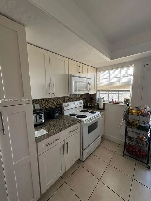 2 of 19 - 11840 Ne 19th Drive #14, North Miami, FL