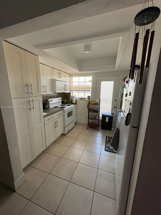 4 of 19 - 11840 Ne 19th Drive #14, North Miami, FL