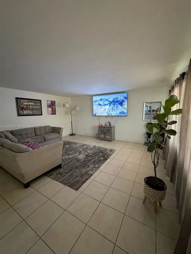 5 of 19 - 11840 Ne 19th Drive #14, North Miami, FL