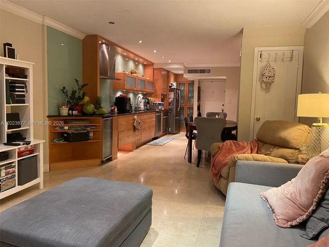 4 of 37 - 5401 Collins Avenue #339, Miami Beach, FL