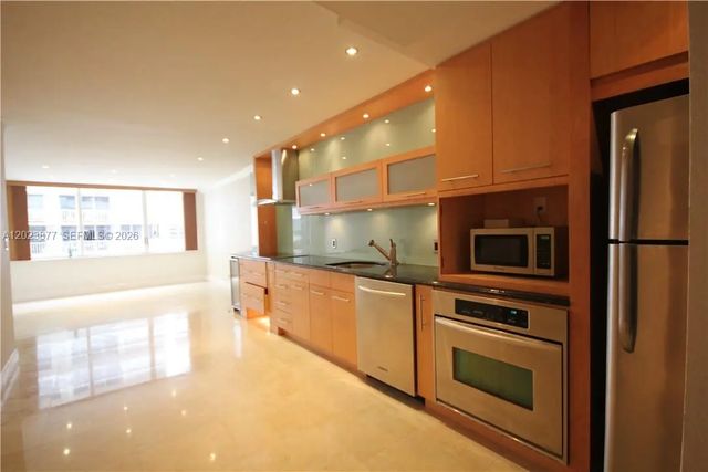 5 of 37 - 5401 Collins Avenue #339, Miami Beach, FL