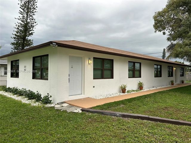 3 of 39 - 251-253 Sw 11th Street, Dania Beach, FL